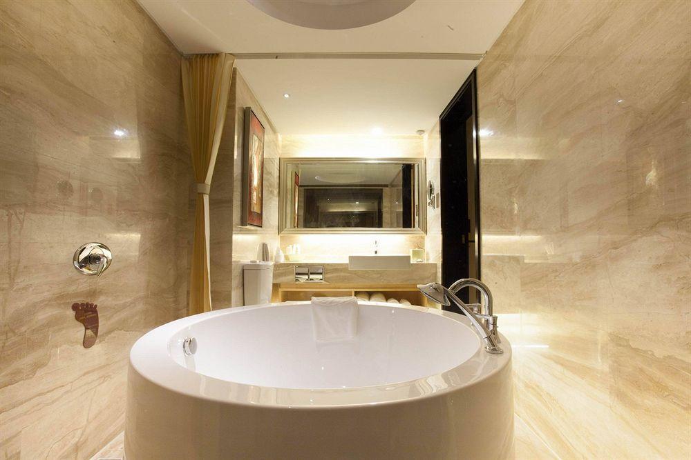 Nanning Landmark Hotel Extérieur photo